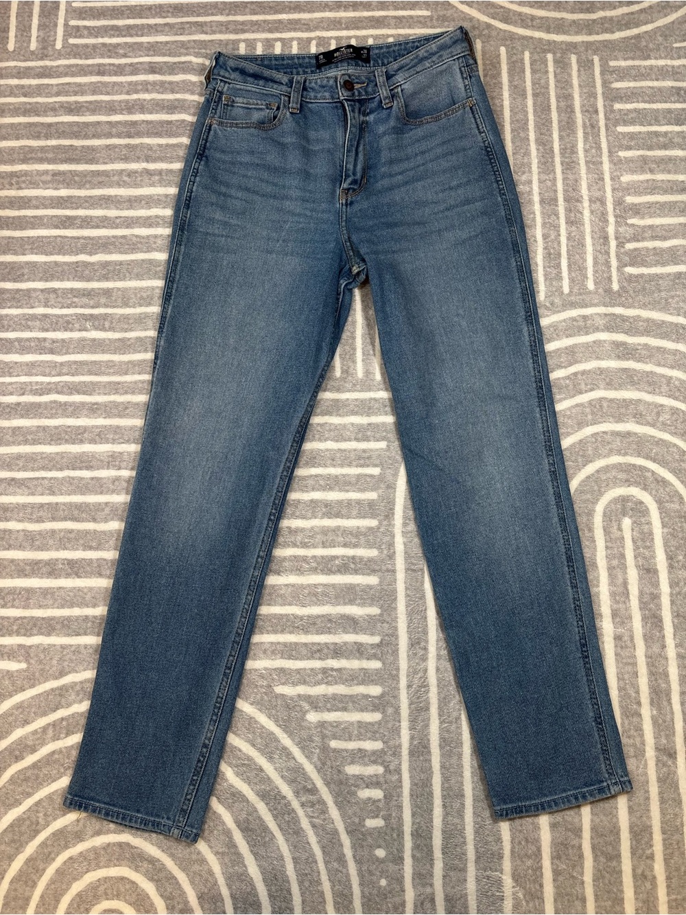 Hollister Jeans, Ultra High-Rise Mom Jeans, Medium Blue Denim, 7R, W28, 28x27 - Picture 10 of 10